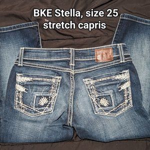 BKE Stella, Capris